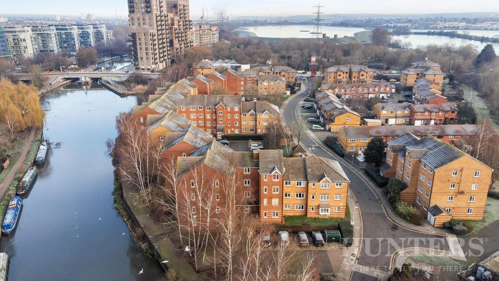 106 Bream Close N17 9 DQ-1.jpg