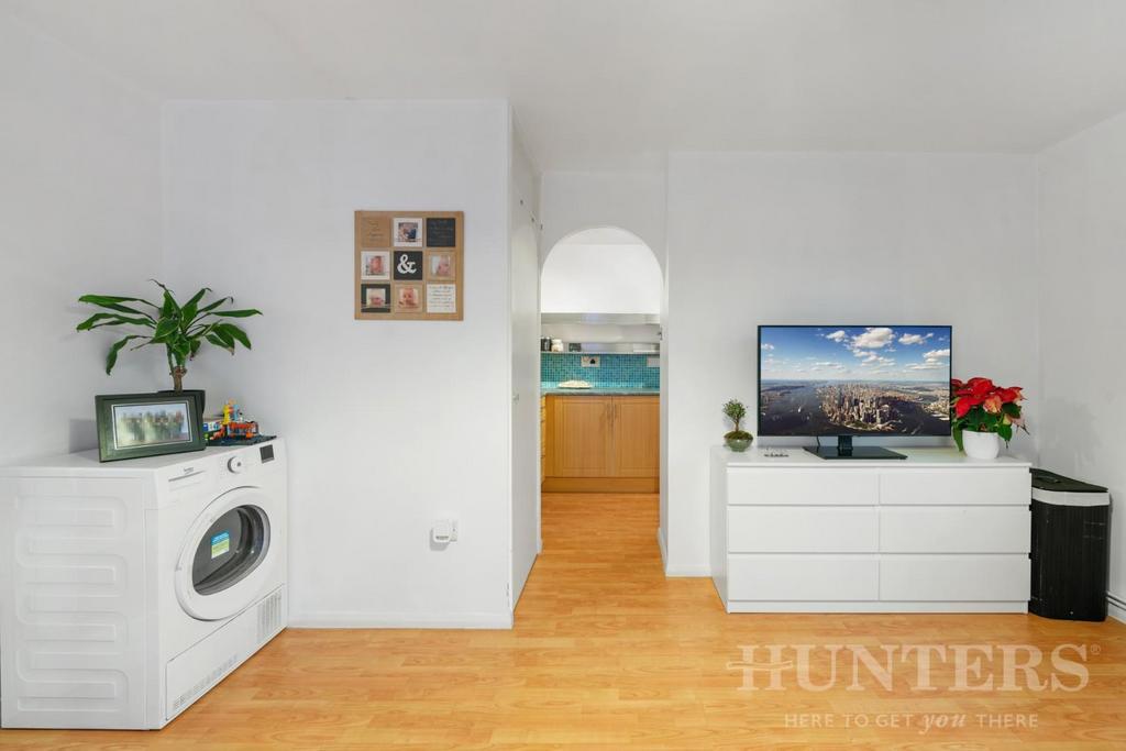 137 Bream Close N17 9 DQ-10.jpg
