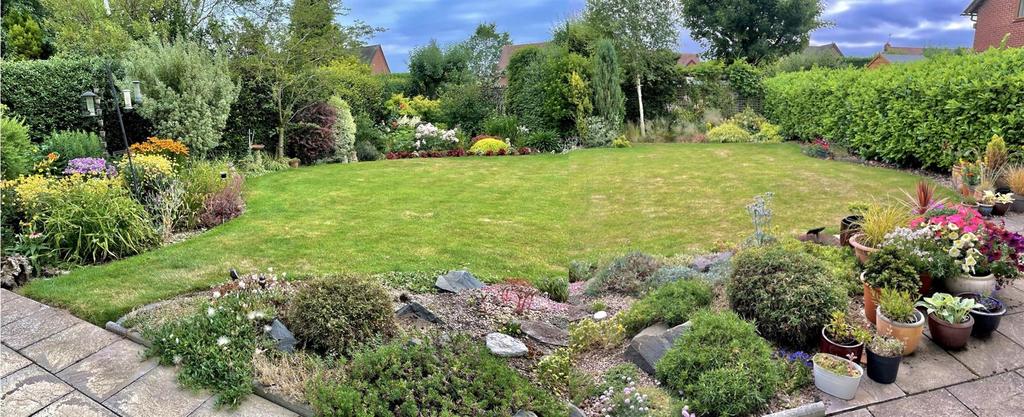 Desford - garden 2 (vendors).jpg.JPEG