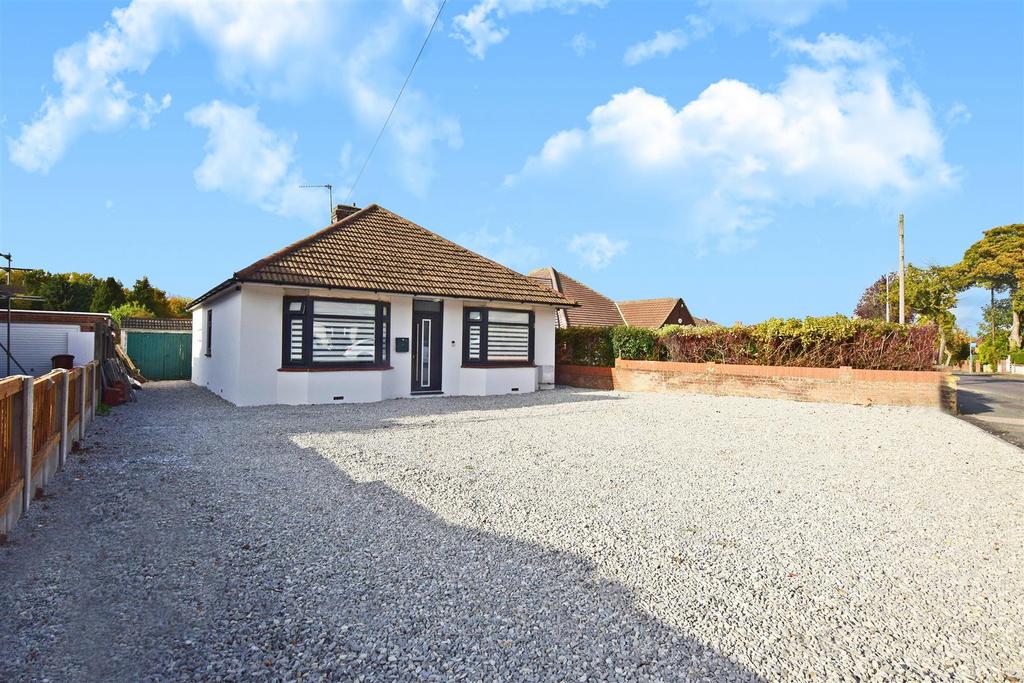 Wigmore Road, Rainham 3 bed detached bungalow for sale £600,000