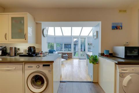 5 Rectory Gardens, Worthing, BN14 7TE
