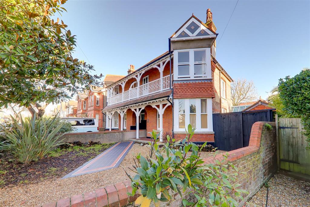 Grove Road, Worthing 4 bed semidetached house for sale £750,000