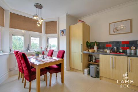 1 bedroom flat for sale, The Esplanade, Frinton-On-Sea CO13