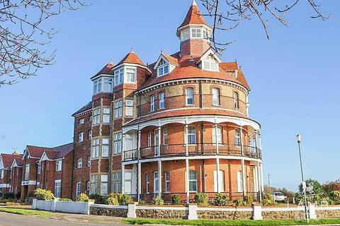 1 bedroom flat for sale, The Esplanade, Frinton-On-Sea CO13