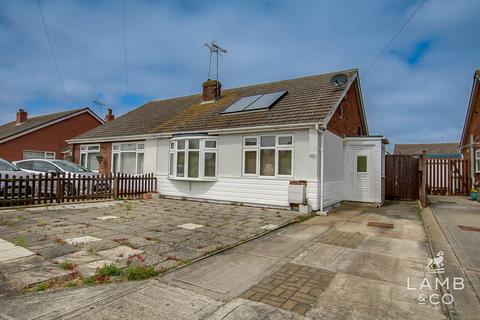 15 Chaucer Close, Jaywick, Clacton-on-sea, CO15 2PZ