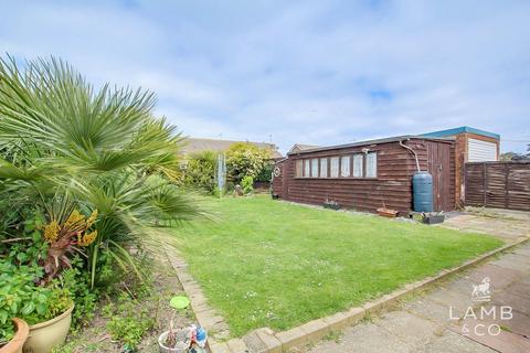 15 Chaucer Close, Jaywick, Clacton-on-sea, CO15 2PZ