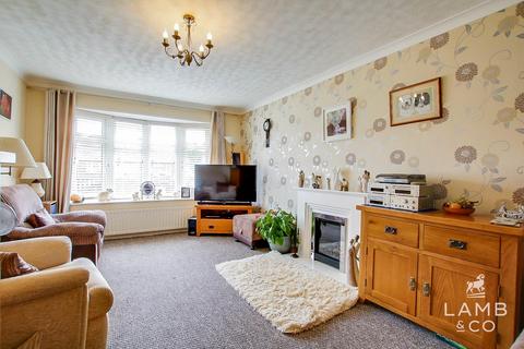 15 Chaucer Close, Jaywick, Clacton-on-sea, CO15 2PZ