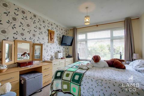 15 Chaucer Close, Jaywick, Clacton-on-sea, CO15 2PZ