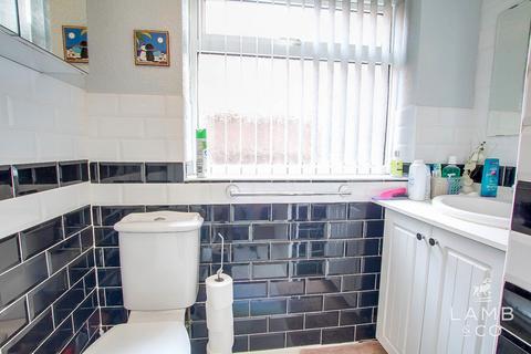 15 Chaucer Close, Jaywick, Clacton-on-sea, CO15 2PZ