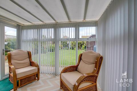 15 Chaucer Close, Jaywick, Clacton-on-sea, CO15 2PZ