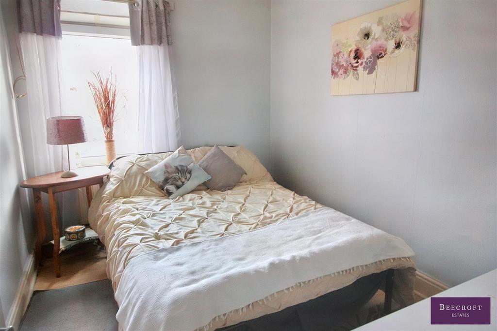 Kelvin Grove, Wombwell, Barnsley 3 bed semidetached house for sale £