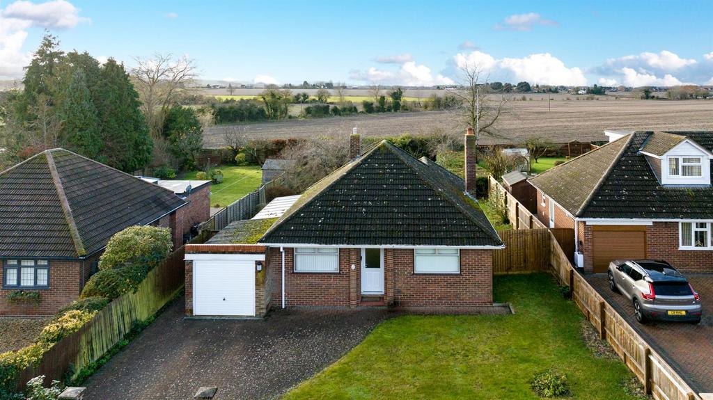 Church Lane, Eaton Bray, Bedfordshire, LU6 2DJ 2 bed detached bungalow