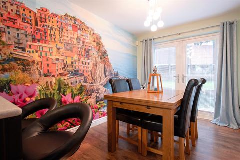 4 Cotswold Drive, Wellingborough, NN8 2JB