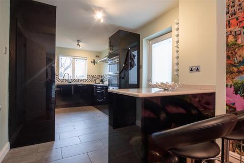 4 Cotswold Drive, Wellingborough, NN8 2JB