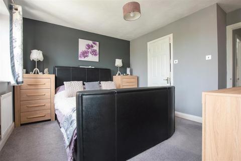4 Cotswold Drive, Wellingborough, NN8 2JB