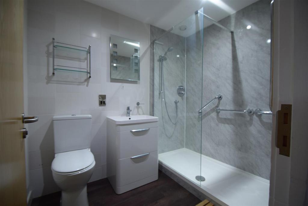 Shower room.jpg