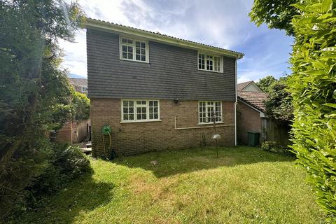 6 Epworth Close, Truro, TR1 1UP