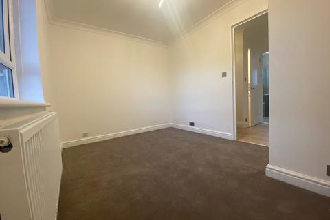 2 bedroom garage to rent, Parson Street, London, NW4