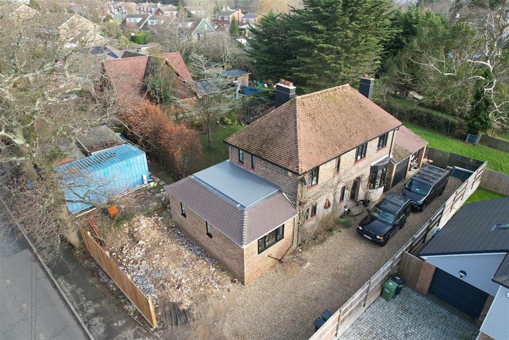 Harrow Lane, St. LeonardsOnSea 4 bed detached house for sale £600,000