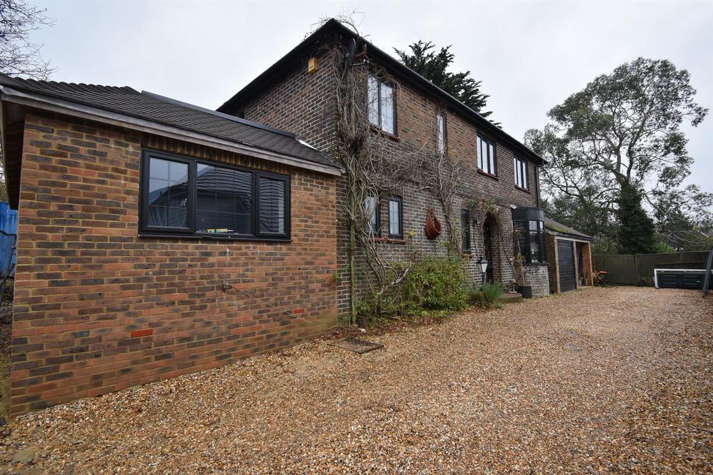 Harrow Lane, St. LeonardsOnSea 4 bed detached house for sale £600,000