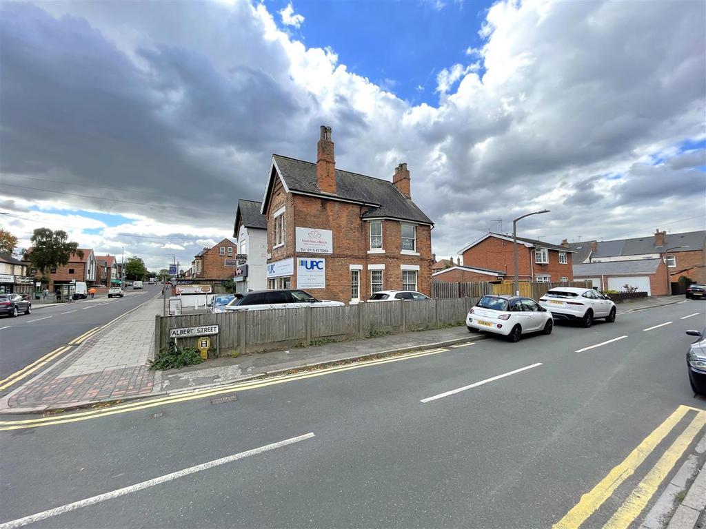 Main Road, Gedling, Nottingham Property for sale £295,000