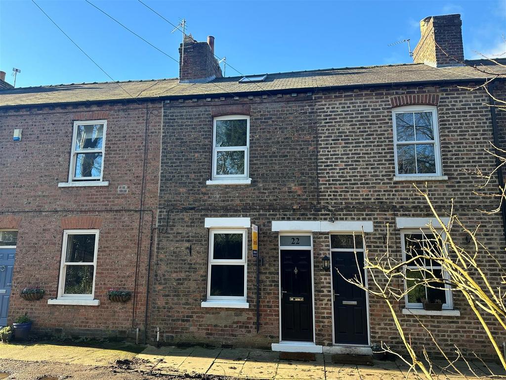 Hobmoor Terrace, Tadcaster Road 2 bed terraced house £325,000