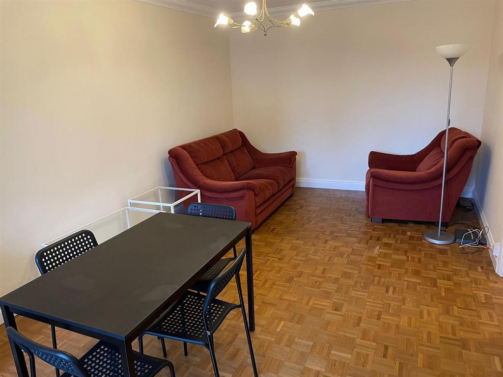 Lounge b.jpg