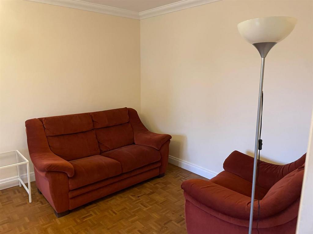 Lounge c.jpg