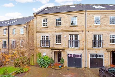 5 bedroom townhouse for sale, Ron Lawton Crescent, Burley in Wharfedale LS29