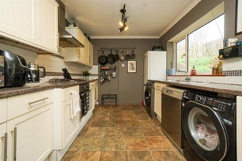 4 bedroom detached house for sale, Edmund Road, Hastings