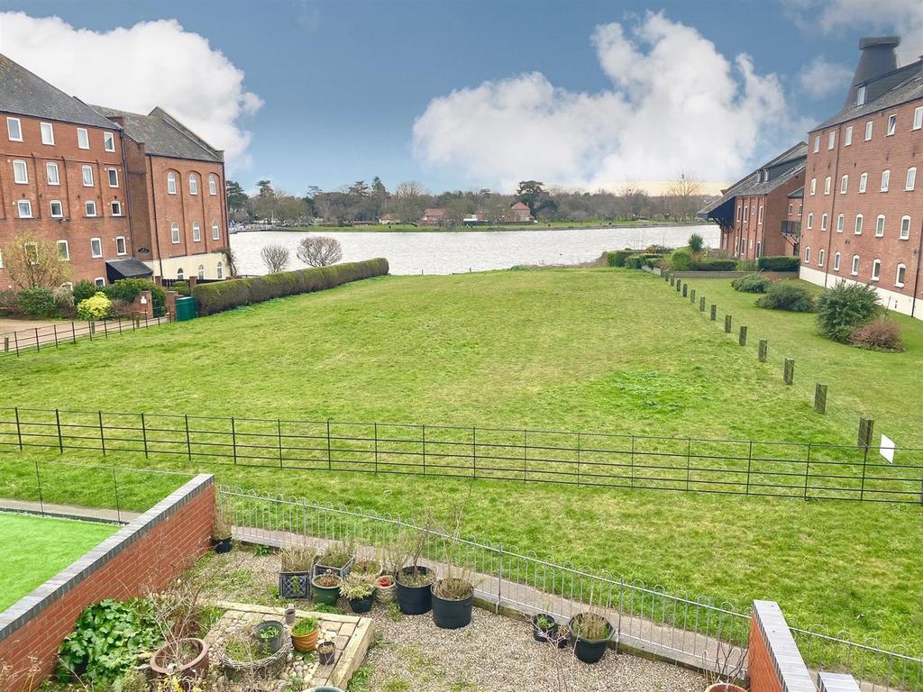 Maltsters Way, Oulton Broad, Lowestoft. NR32, With Broads Views 3 bed