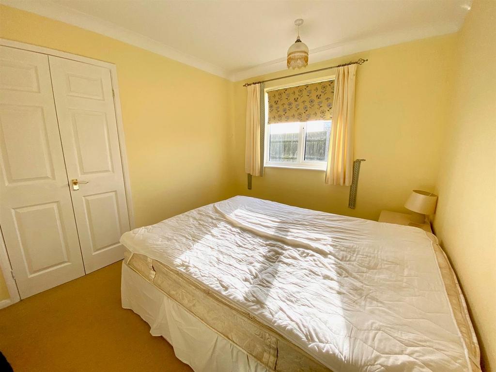 Bed 1.jpg