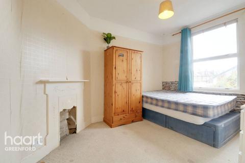 5 Derwent Road, London, W5 4TN