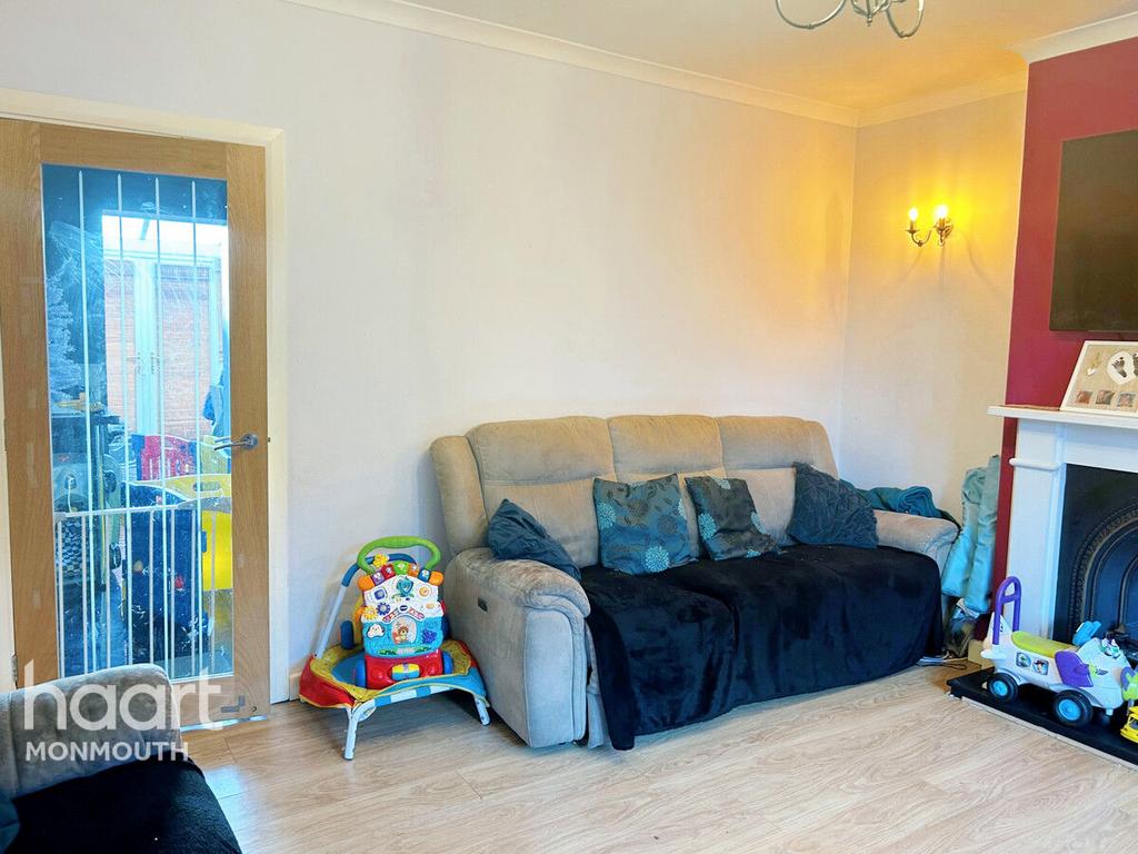 Bulwark Road, Chepstow 3 bed semidetached house for sale £270,000