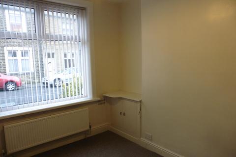 2 bedroom terraced house to rent, Cross Street, Briercliffe, BB10