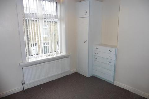 2 bedroom terraced house to rent, Cross Street, Briercliffe, BB10