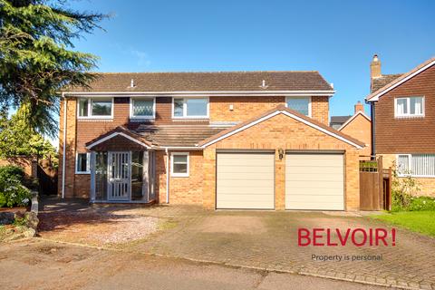 6 Chartwell Close, Hempsted, Gloucester, GL2 5XA