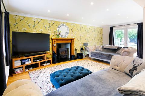 6 bedroom detached house for sale, Willow House, Canal Lane, Pocklington, York, YO42 1NN