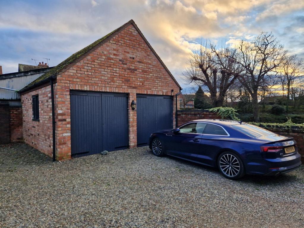Moseley Road, Hallow, Worcester, Worcestershire, WR2 4 bed detached