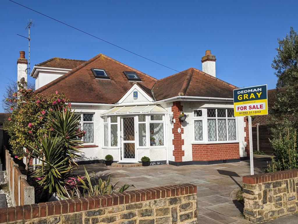 Thurston Avenue, SouthendOnSea, SS2 4 bed chalet for sale £570,000