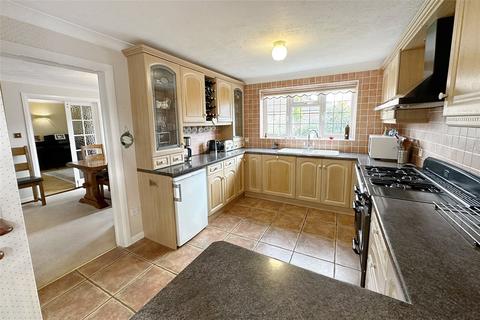 5 Apple Tree Walk, Climping, Littlehampton, BN17 5QN