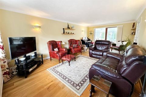 5 Apple Tree Walk, Climping, Littlehampton, BN17 5QN