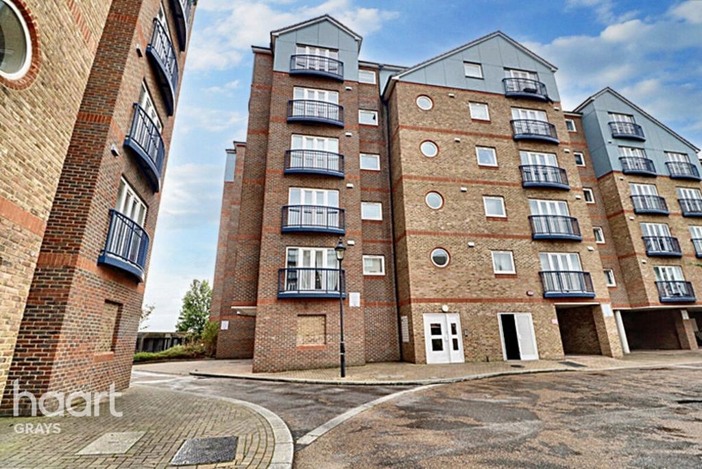Argent Street, Grays 2 bed flat for sale £240,000