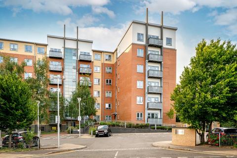 Buckingham Avenue, Slough
