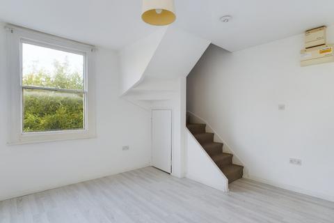 Flat 5, 9 Berkeley Place, Cheltenham, GL52 6DB