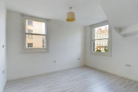 Flat 5, 9 Berkeley Place, Cheltenham, GL52 6DB
