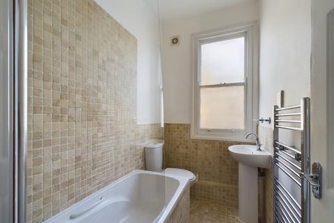 Flat 5, 9 Berkeley Place, Cheltenham, GL52 6DB