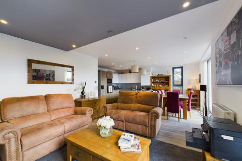 2 bedroom flat for sale, The Brook House, Hatherley Road, Cheltenham, GL51 6BQ
