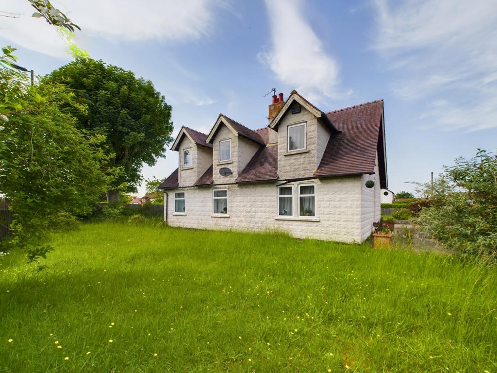Ermin Street, Brockworth, Gloucester... 3 bed detached house for sale
