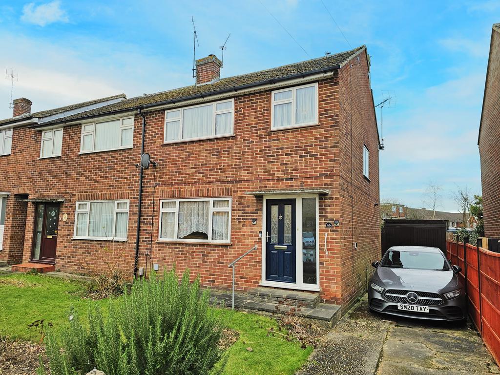 Lucas Avenue, Chelmsford, Essex 3 bed end of terrace house for sale £365,000